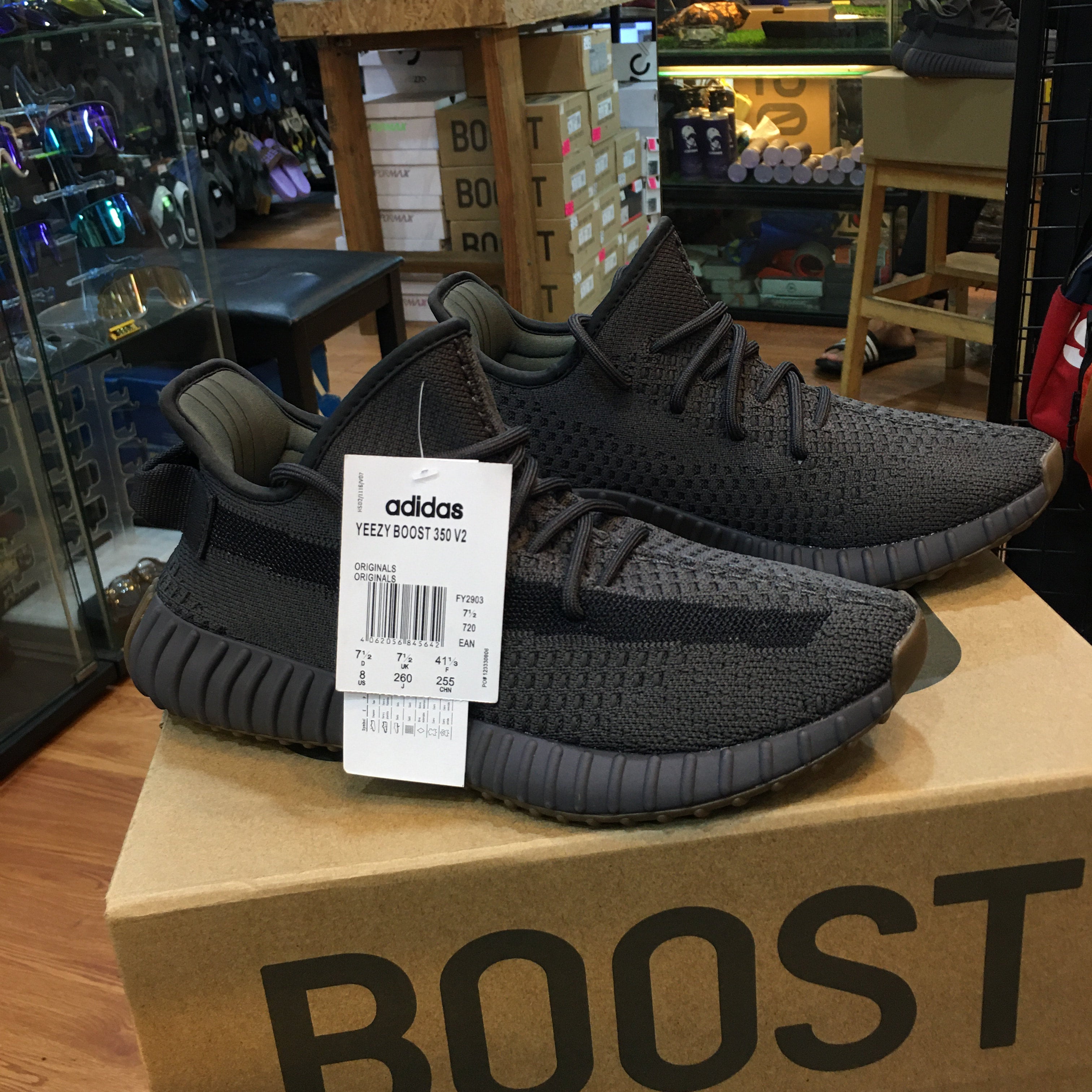 ADIDAS [YEEZY BOOST 350 V2] “Black static” (705)